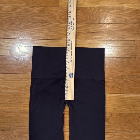 Spanx women’s black leggings size medium. - Picture 4 of 8